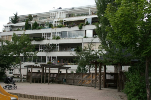 2 rum och kök, Rotsunda gård Öst — 9 438 kr/mån